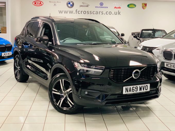 VOLVO XC40 T3 R-DESIGN - 5918 - 1
