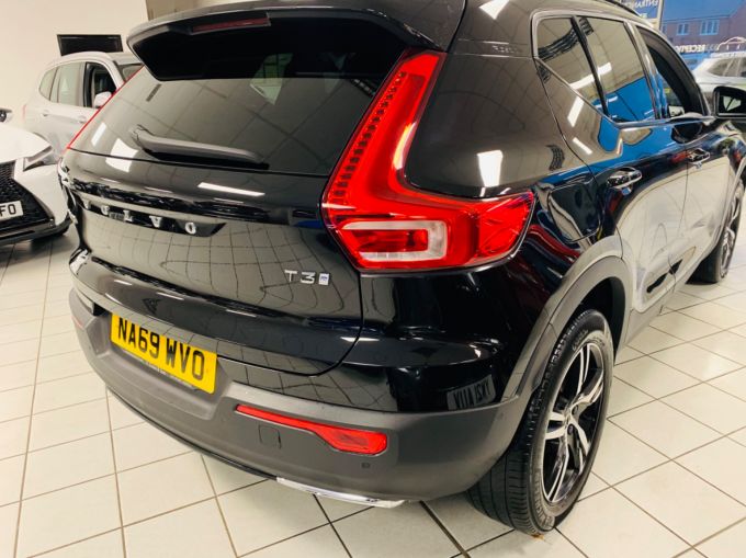 VOLVO XC40 T3 R-DESIGN - 5918 - 7
