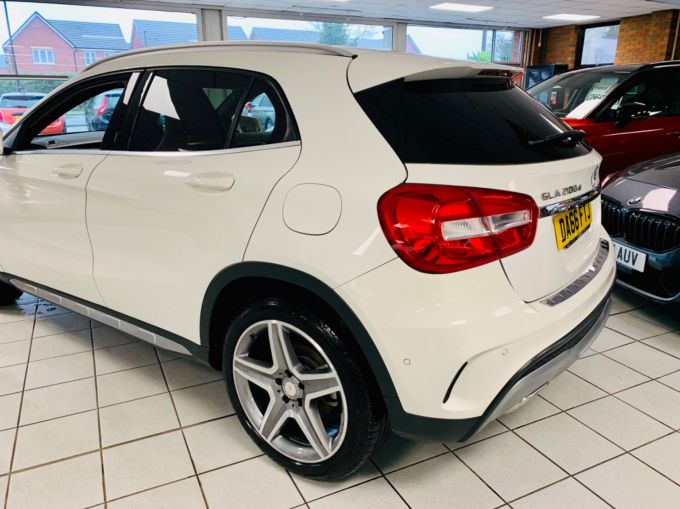 MERCEDES GLA-CLASS GLA 200 D AMG LINE EXECUTIVE - 5969 - 8