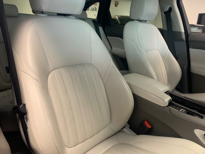 JAGUAR F-PACE PORTFOLIO AWD - 5850 - 14
