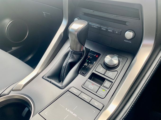 LEXUS NX 300H - 5728 - 19