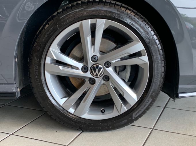 VOLKSWAGEN GOLF R-LINE TSI - 5702 - 23