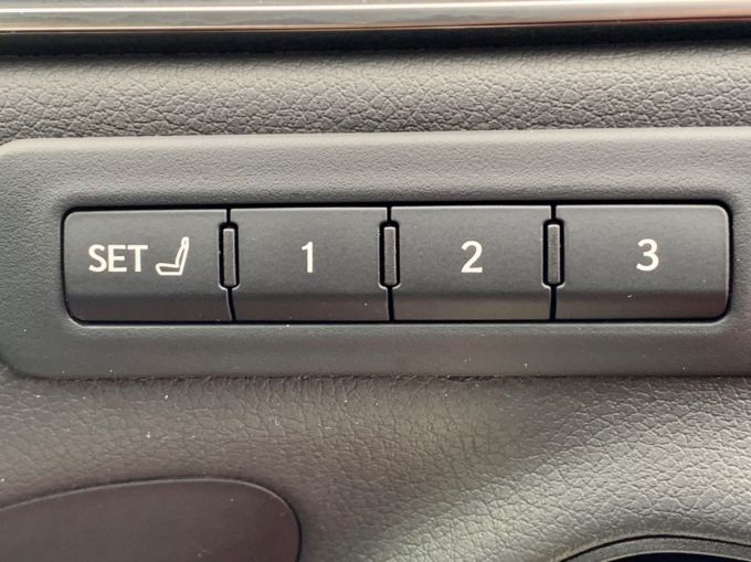 LEXUS ES 300H F SPORT - 5881 - 23