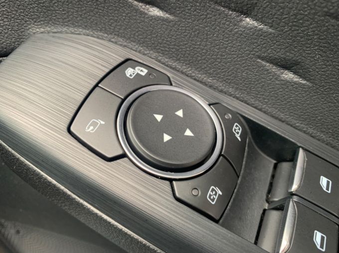 FORD KUGA TITANIUM EDITION ECOBLUE - 5762 - 18