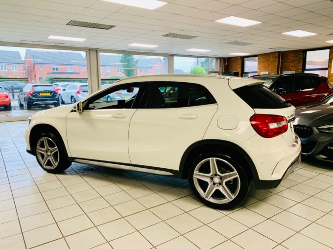 MERCEDES GLA-CLASS GLA 200 D AMG LINE EXECUTIVE - 5969 - 9