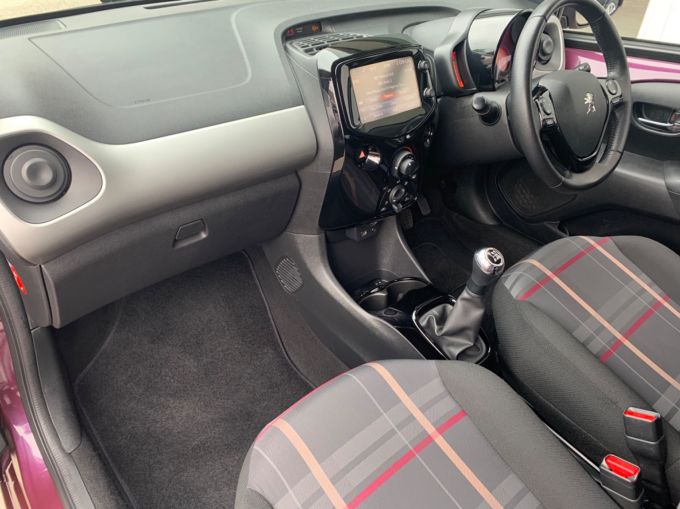 PEUGEOT 108 PURETECH ALLURE - 5052 - 2