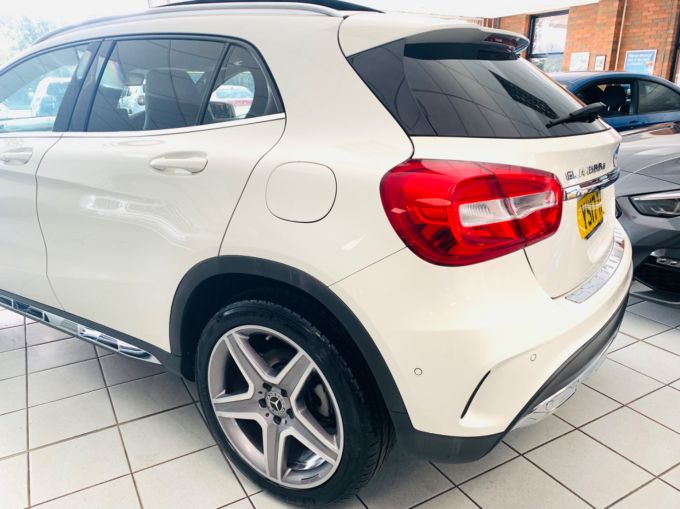 MERCEDES GLA-CLASS GLA 200 D AMG LINE - 5838 - 9
