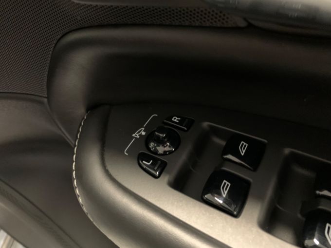 VOLVO XC90 D5 POWERPULSE INSCRIPTION AWD - 5931 - 27