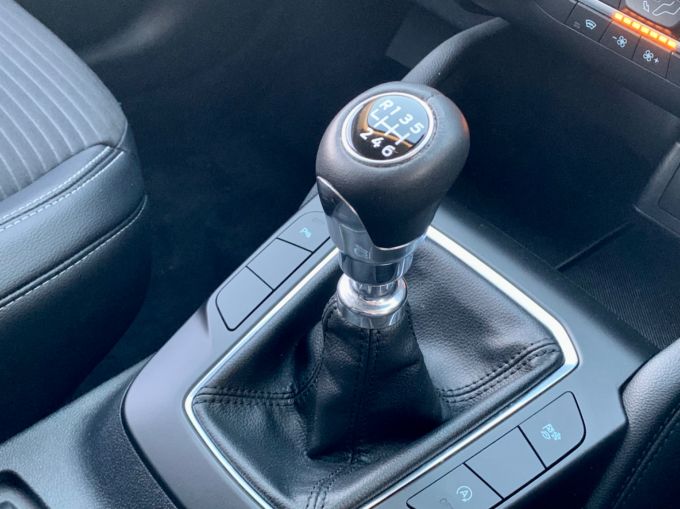 FORD KUGA TITANIUM EDITION - 5925 - 19