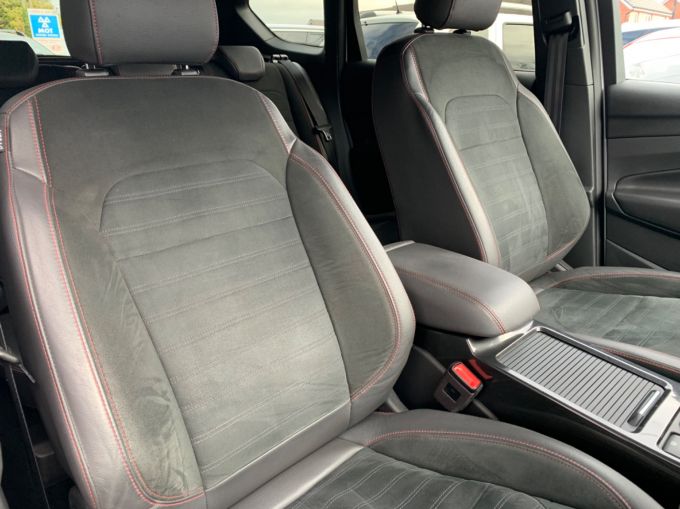 FORD KUGA ST-LINE - 5882 - 11