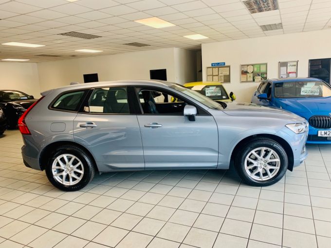 VOLVO XC60 T5 MOMENTUM AWD - 5717 - 6