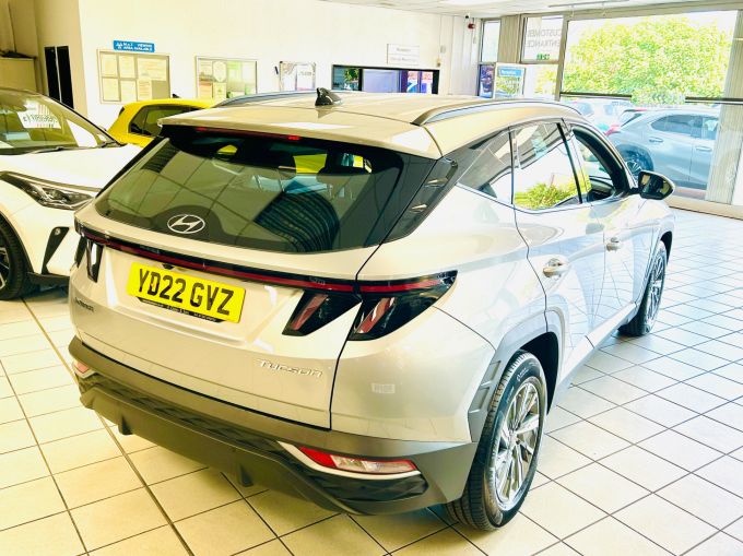 HYUNDAI TUCSON T-GDI SE CONNECT - 5688 - 7