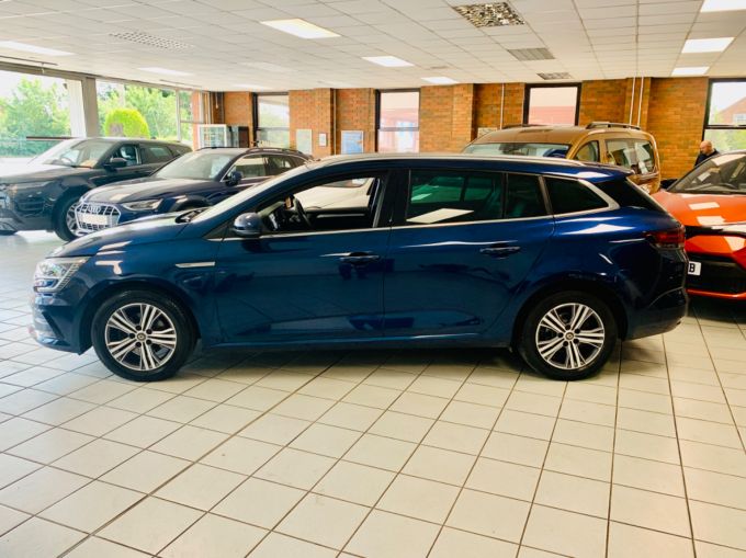RENAULT MEGANE ICONIC DCI - 5718 - 10
