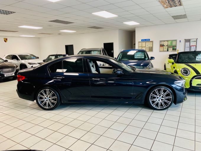 BMW 5 SERIES 520D XDRIVE M SPORT - 5886 - 6