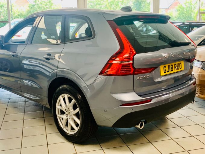 VOLVO XC60 T5 MOMENTUM AWD - 5717 - 9