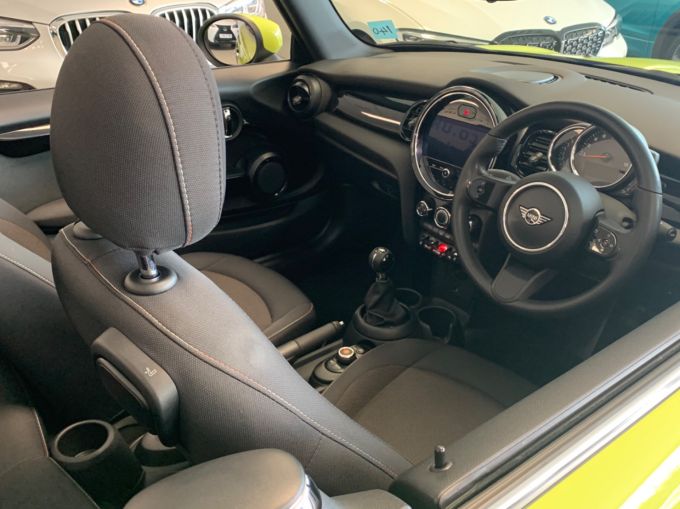 MINI CONVERTIBLE COOPER CLASSIC - 5840 - 6