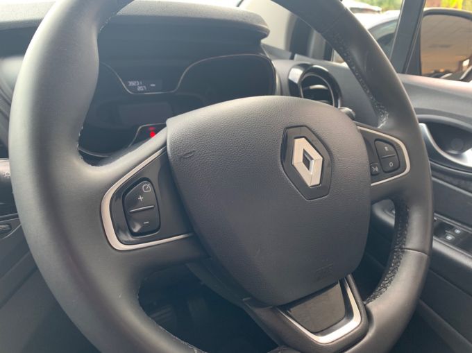 RENAULT CAPTUR ICONIC DCI - 5107 - 12