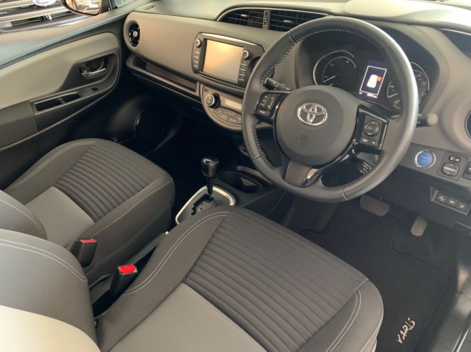 TOYOTA YARIS VVT-I ICON TECH - 5724 - 12