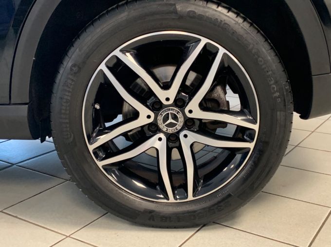 MERCEDES GLA-CLASS GLA 180 URBAN EDITION - 5682 - 23