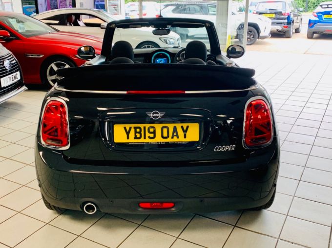 MINI CONVERTIBLE COOPER CLASSIC - 5786 - 12
