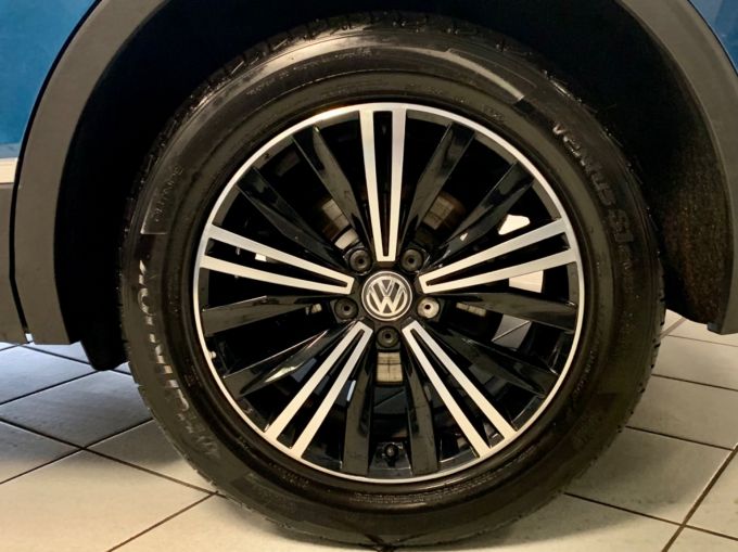 VOLKSWAGEN TIGUAN SE NAVIGATION TDI 4MOTION - 5105 - 28