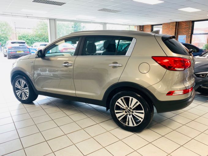 KIA SPORTAGE CRDI KX-4 - 5815 - 10