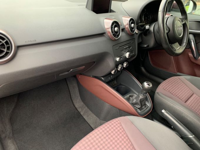 AUDI A1 SPORTBACK TFSI SPORT - 5857 - 2