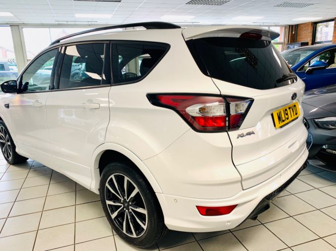 FORD KUGA ST-LINE - 5882 - 7