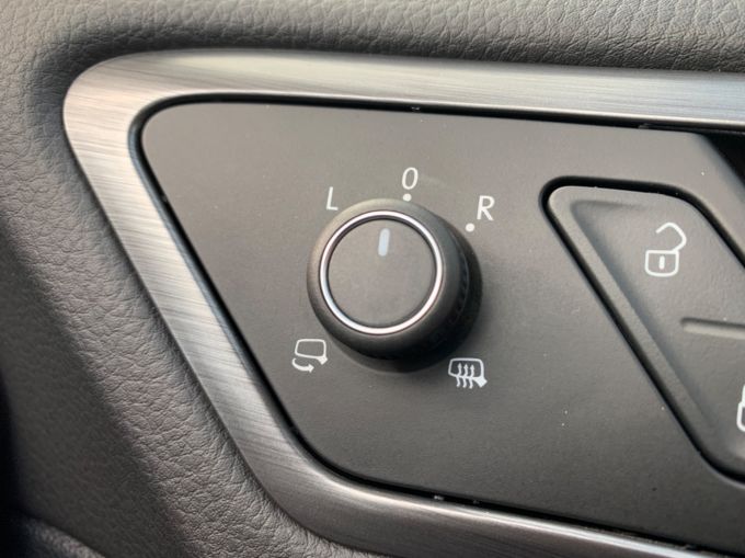 VOLKSWAGEN GOLF SE NAVIGATION TSI EVO DSG - 5106 - 20