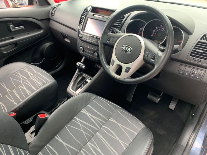 KIA VENGA 4 - 5732 - 12