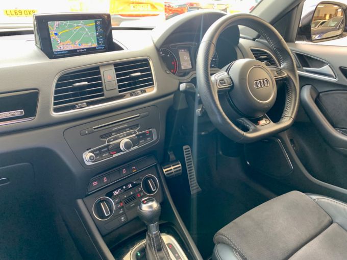 AUDI Q3 TDI QUATTRO BLACK EDITION - 5743 - 13