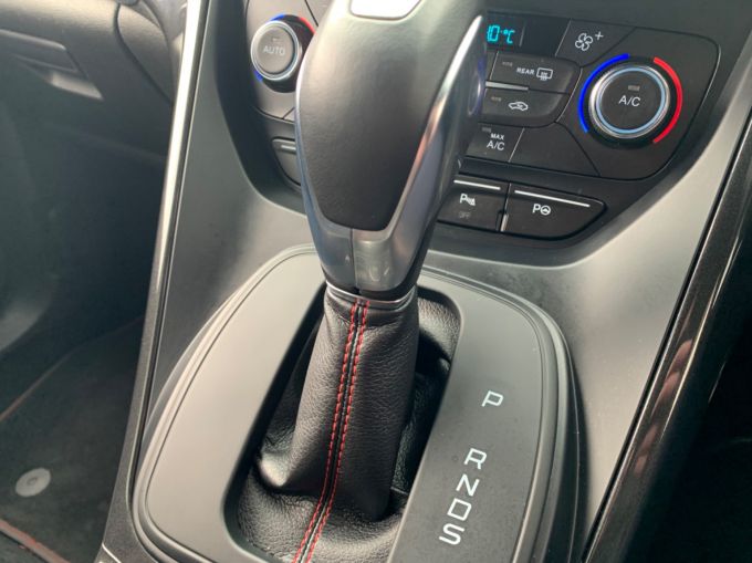 FORD KUGA ST-LINE TDCI - 4890 - 16