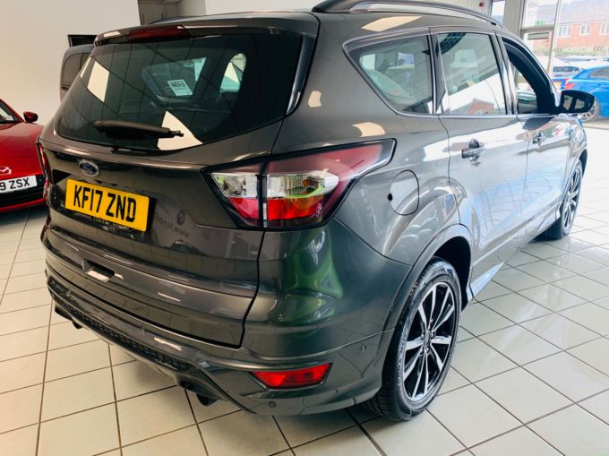 FORD KUGA ST-LINE TDCI - 5605 - 7