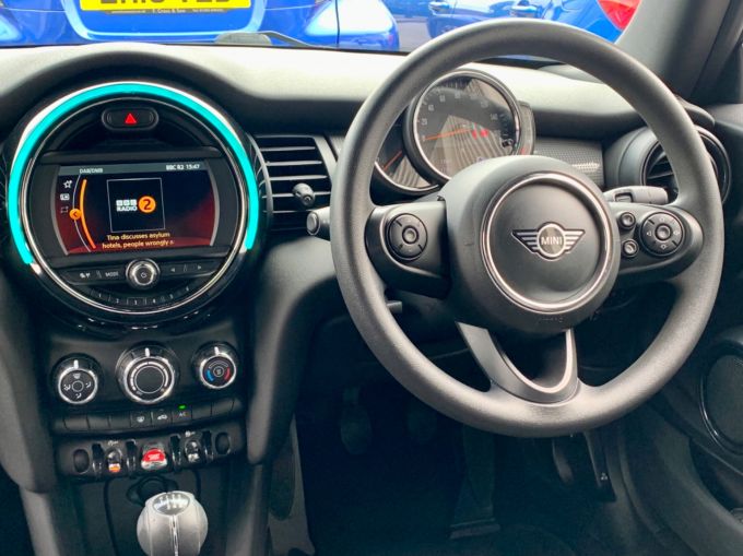 MINI CONVERTIBLE COOPER CLASSIC - 5786 - 18