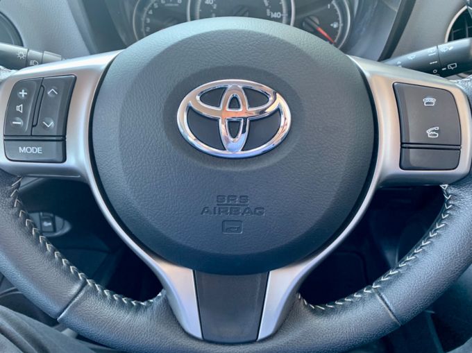 TOYOTA YARIS VVT-I ICON - 5735 - 15