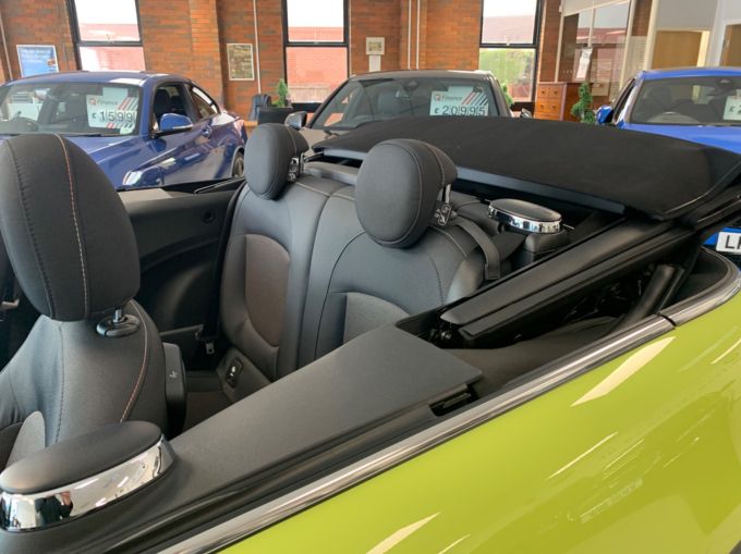 MINI CONVERTIBLE COOPER CLASSIC - 5840 - 9