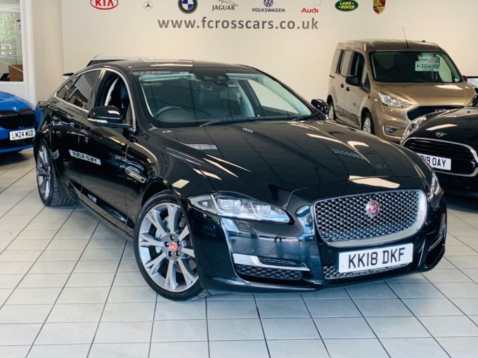 JAGUAR XJ D V6 PORTFOLIO - 5802 - 1
