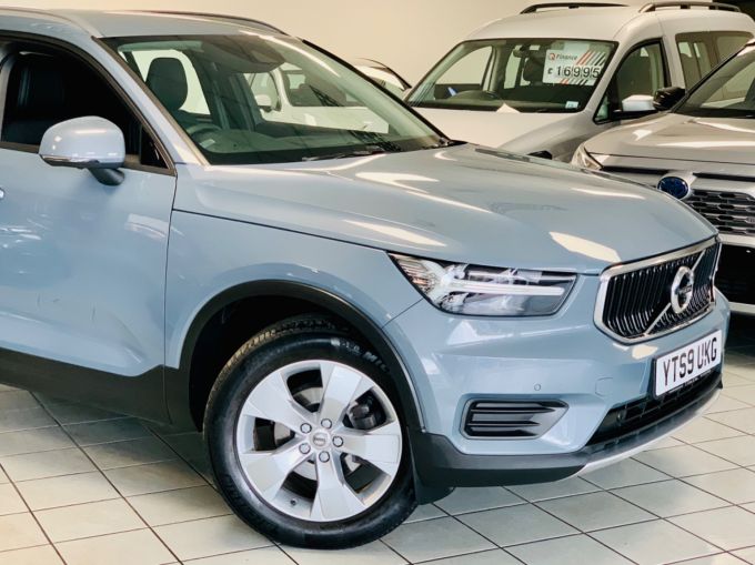 VOLVO XC40 D3 MOMENTUM - 5775 - 5