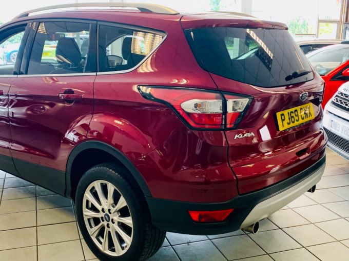 FORD KUGA TITANIUM EDITION - 5057 - 9