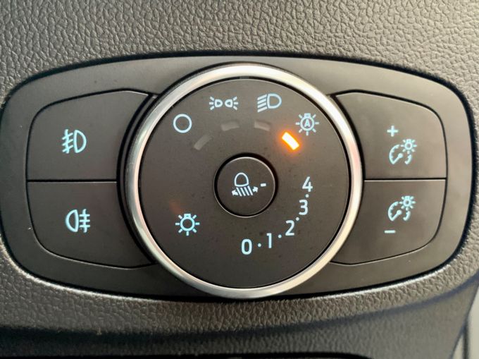 FORD FOCUS ST-LINE TDCI - 5891 - 19