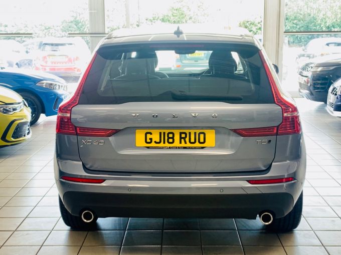 VOLVO XC60 T5 MOMENTUM AWD - 5717 - 8