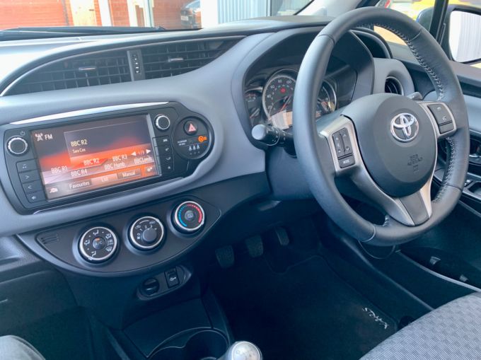 TOYOTA YARIS VVT-I ICON - 5735 - 12