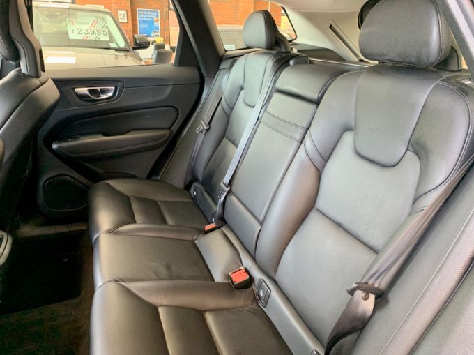 VOLVO XC60 T5 MOMENTUM AWD - 5717 - 24