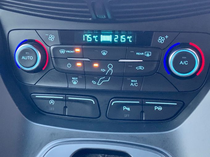 FORD KUGA ST-LINE TDCI AWD - 5937 - 21