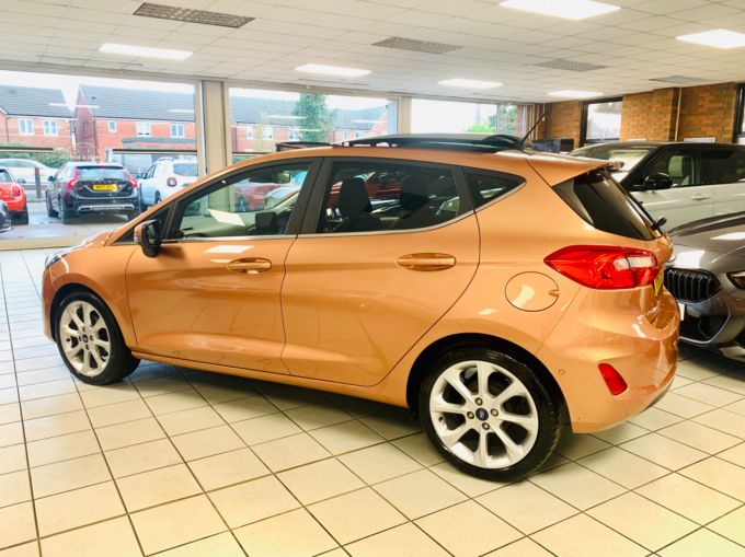 FORD FIESTA B AND O PLAY TITANIUM - 5904 - 9