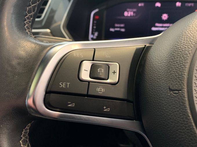 VOLKSWAGEN TIGUAN R-LINE TECH TDI DSG - 5144 - 17