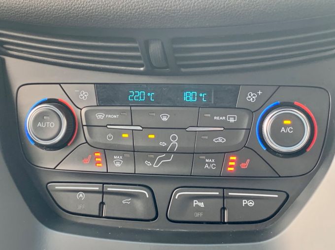 FORD KUGA ST-LINE X - 5725 - 18