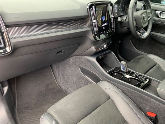 VOLVO XC40 RECHARGE T4 R-DESIGN - 5800 - 10