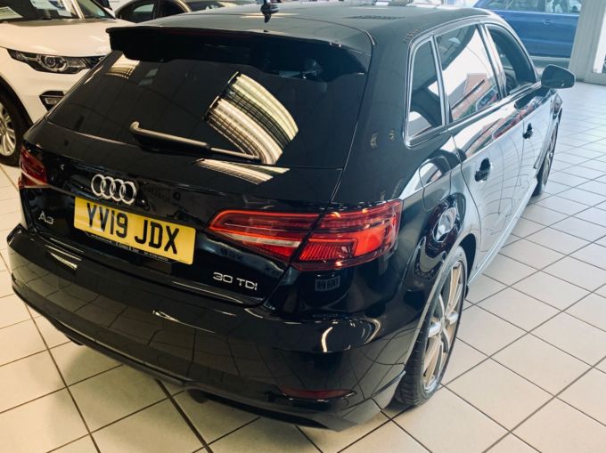 AUDI A3 TDI BLACK EDITION - 4919 - 5