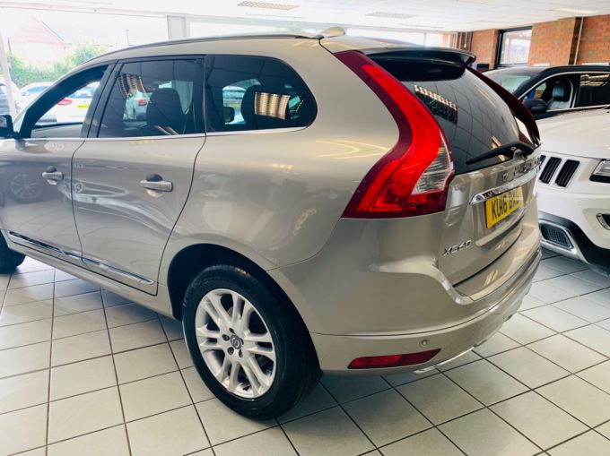 VOLVO XC60 D5 SE LUX NAV AWD - 5087 - 9